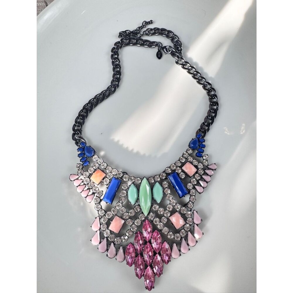Logo By Lori Goldstein Statement Necklace - Picture 3 of 7